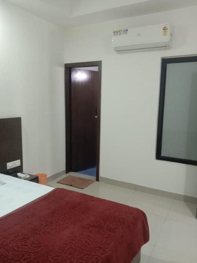 Supreme Guest House By Wb Inn آغْرا المظهر الخارجي الصورة