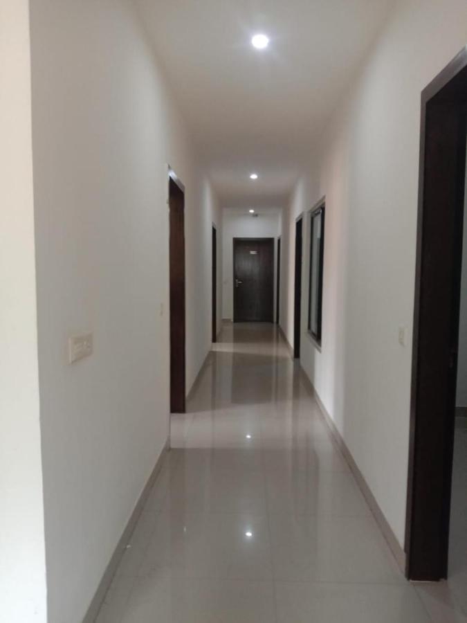 Supreme Guest House By Wb Inn آغْرا المظهر الخارجي الصورة