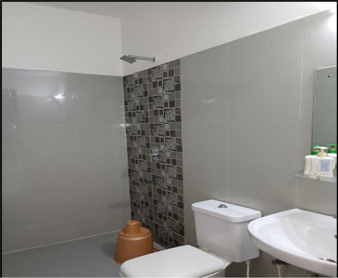 Supreme Guest House By Wb Inn آغْرا المظهر الخارجي الصورة