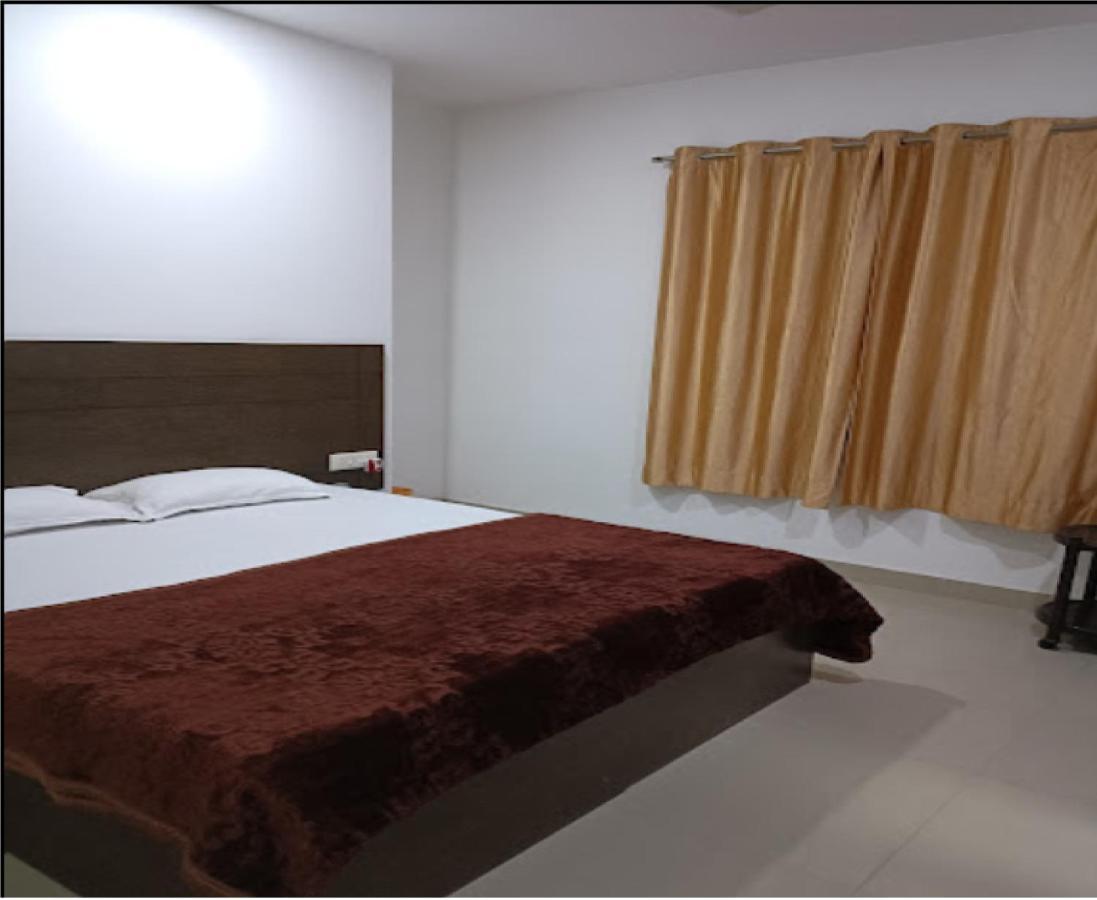 Supreme Guest House By Wb Inn آغْرا المظهر الخارجي الصورة