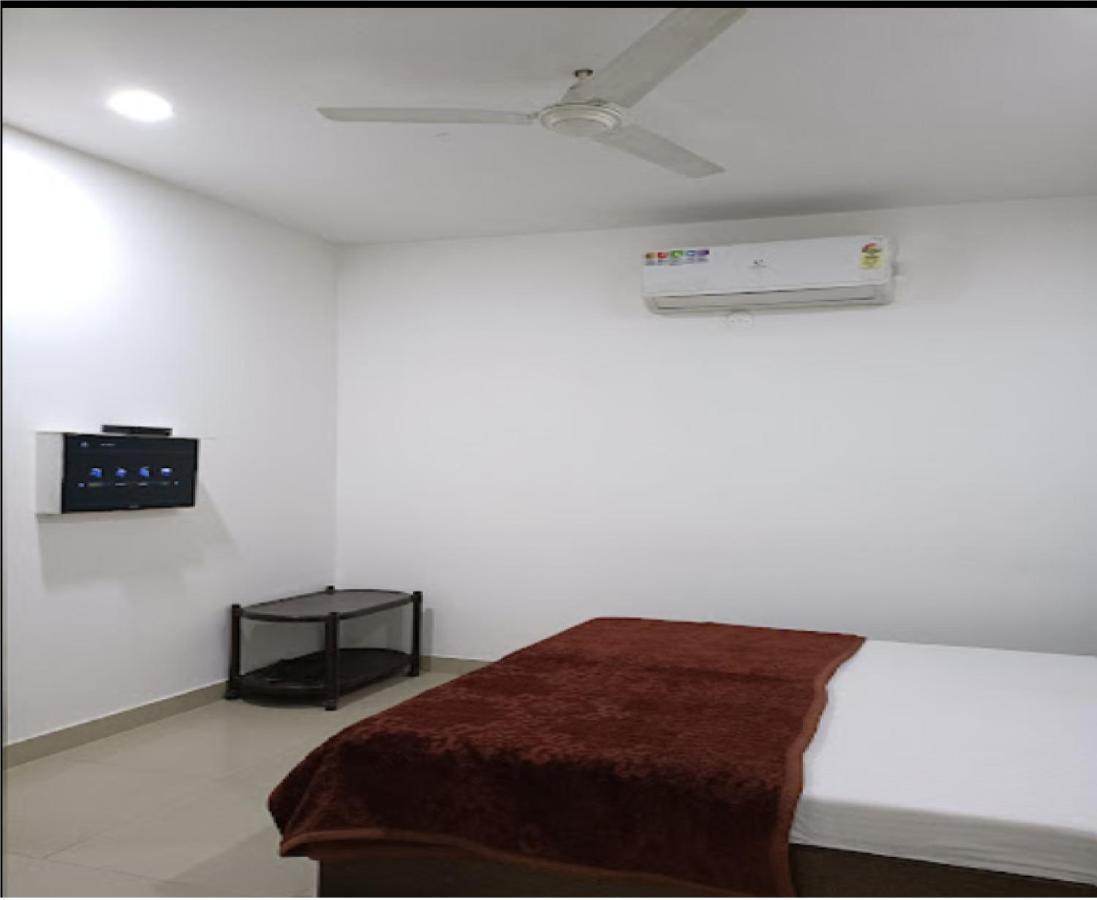 Supreme Guest House By Wb Inn آغْرا المظهر الخارجي الصورة